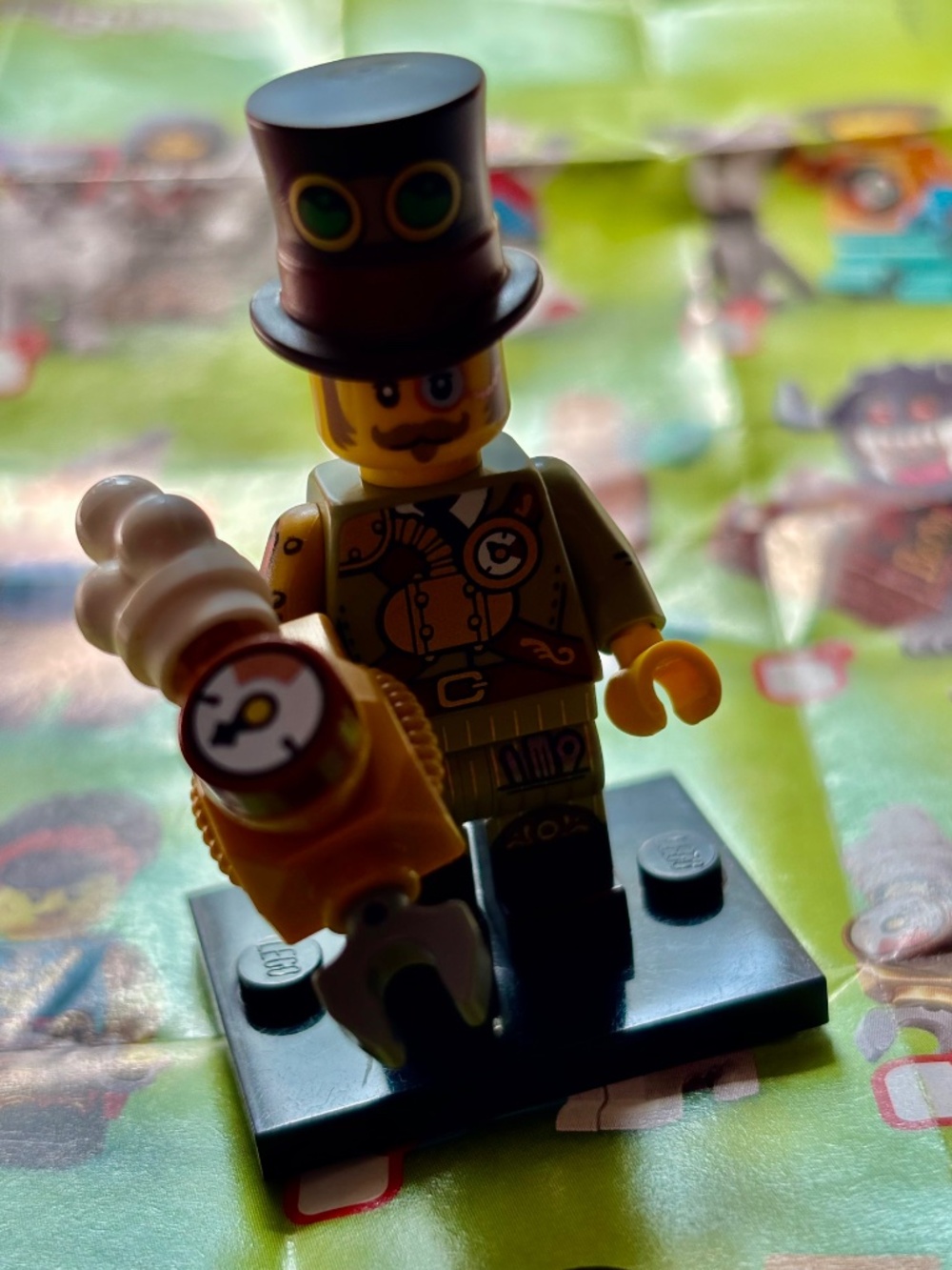 Steampunk Inventor, Series 27 with Stand, Accessories, Pamphlet & BOX. UNOPENED.